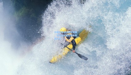 中国冰雪运动蓬勃发展，年轻选手国际赛场崭露头角