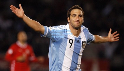 库里狂轰50分率勇士逆转取胜，三分雨浇灭对手反扑希望